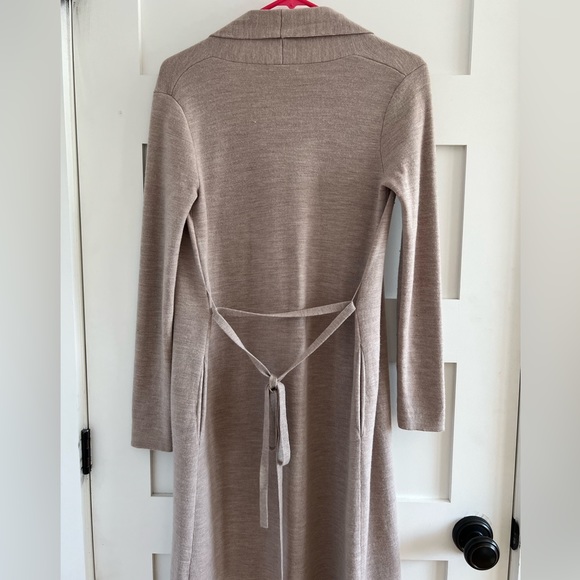 Babaton Kirby sweater size XS in dusty pink - Picture 5 of 16